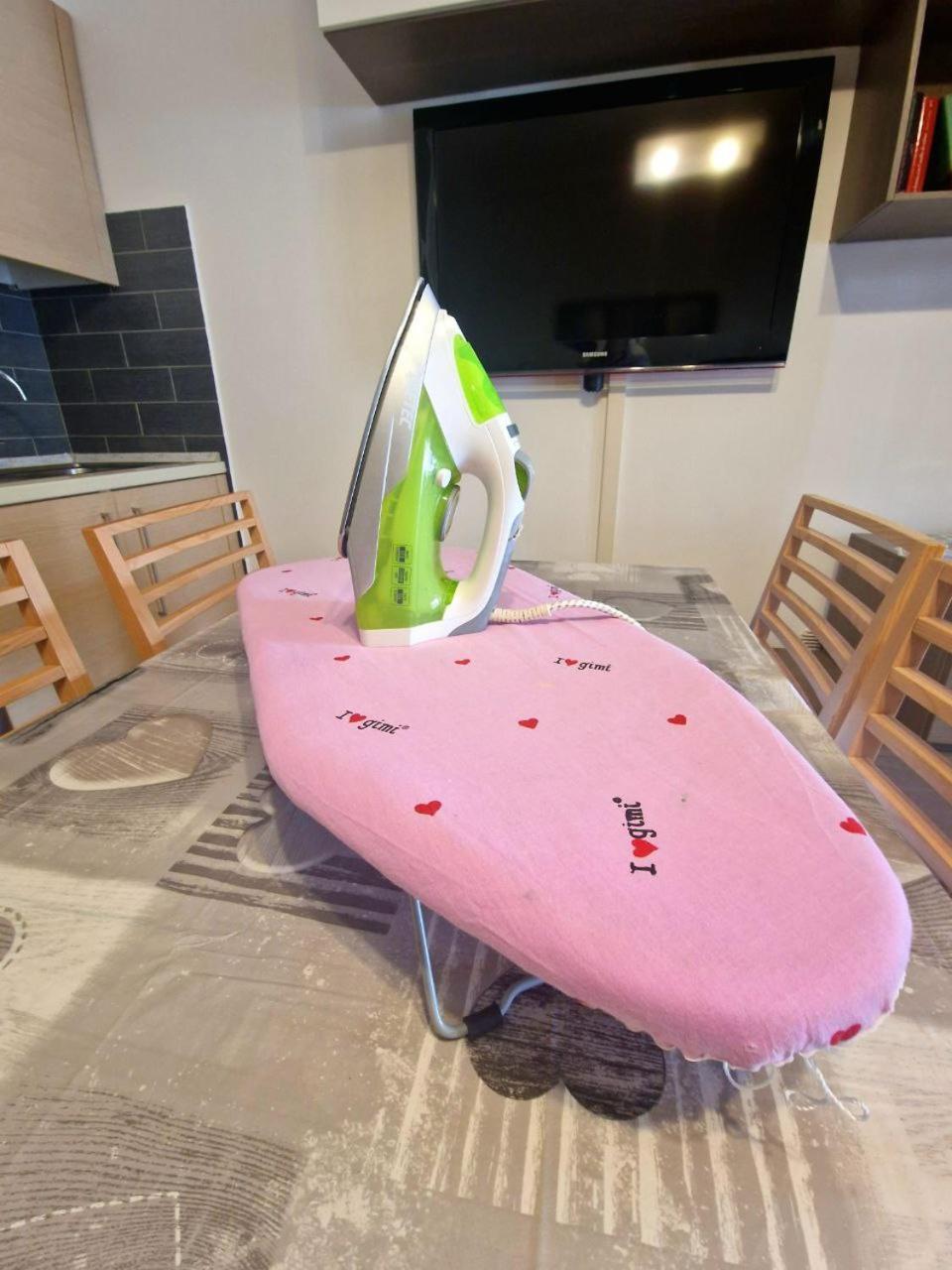 Domus Livio, 7 Min Fco Airport, Free Wifi, Garden Apartment, 2 Tv Hd Fiumicino Eksteriør bilde